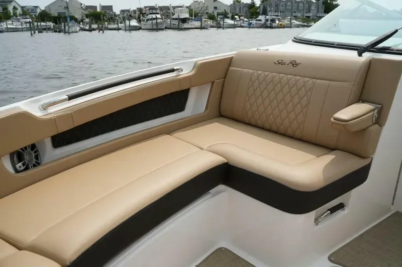 Slide: The Image of Sea Ray SLX 310 Outboard 2023 - 21