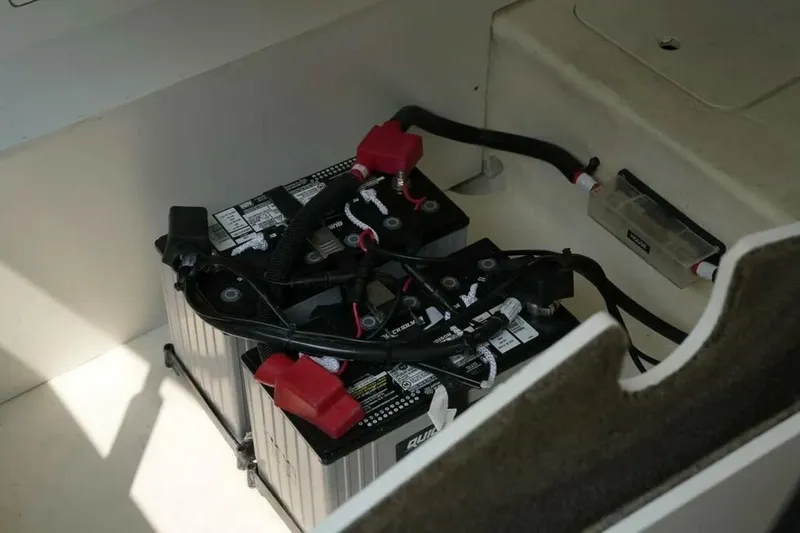 Slide: The Image of Sea Ray SLX 310 Outboard 2023 - 27