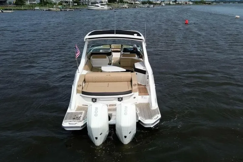 Slide: The Image of Sea Ray SLX 310 Outboard 2023 - 3