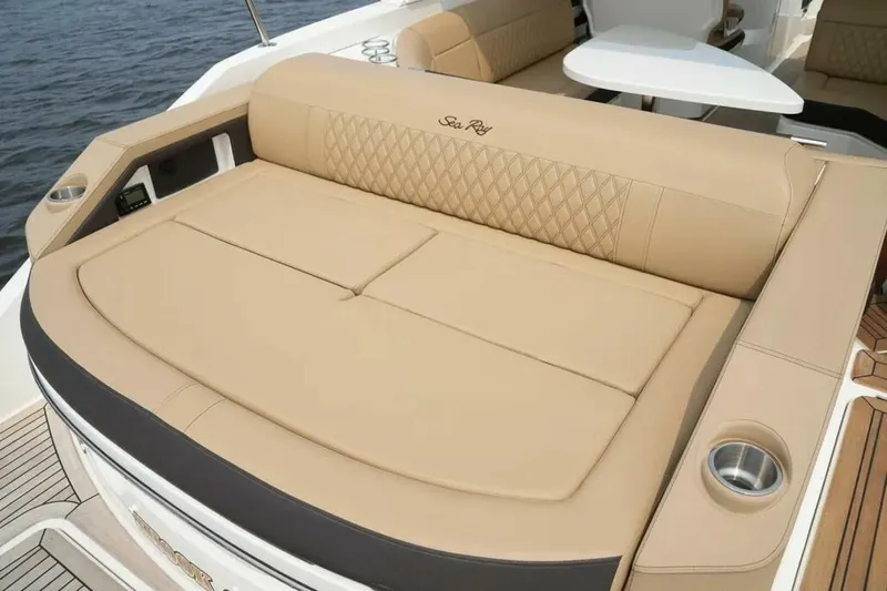 Slide: The Image of Sea Ray SLX 310 Outboard 2023 - 6