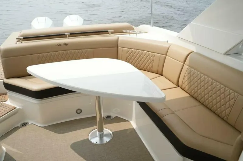 Slide: The Image of Sea Ray SLX 310 Outboard 2023 - 7