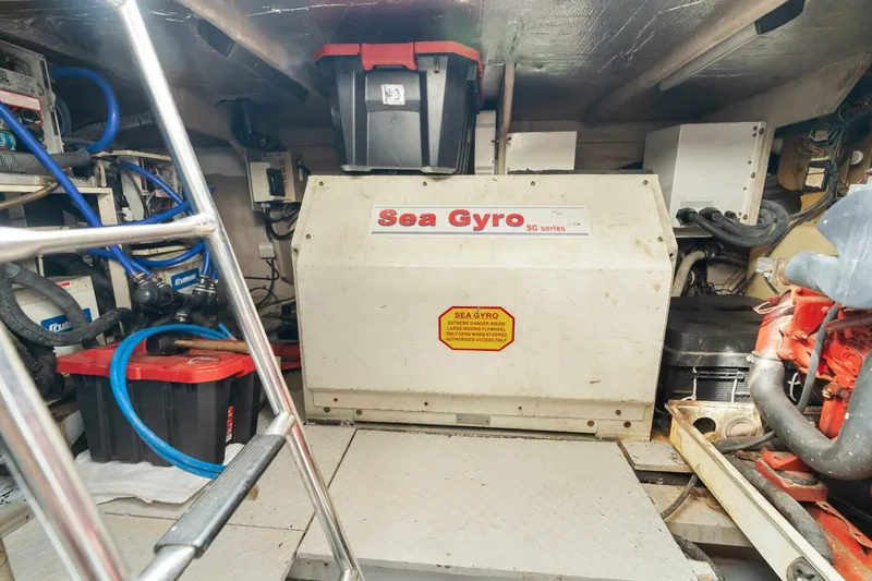 Slide: The Image of Sea Ray 540 Cockpit Motor Yacht 2001 - 39