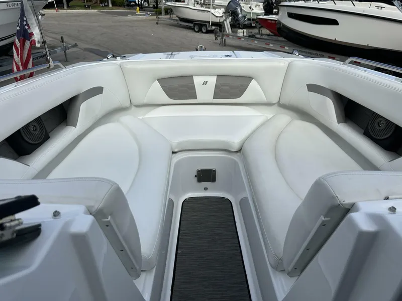 Slide: The Image of Four Winns HD 240 OB 2020 - 20