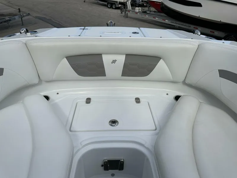 Slide: The Image of Four Winns HD 240 OB 2020 - 21