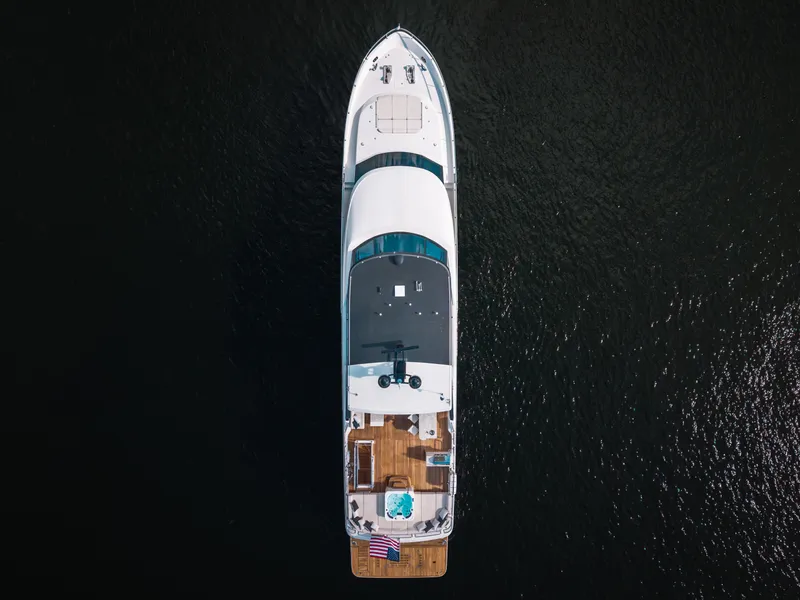 Slide: The Image of Ocean Alexander 32L 2022 - 4