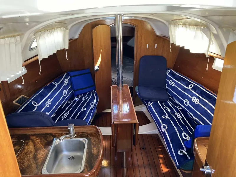 Slide: The Image of Beneteau Oceanis 311 2000 - 11