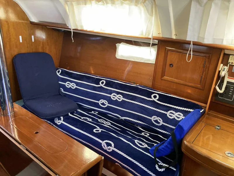 Slide: The Image of Beneteau Oceanis 311 2000 - 13