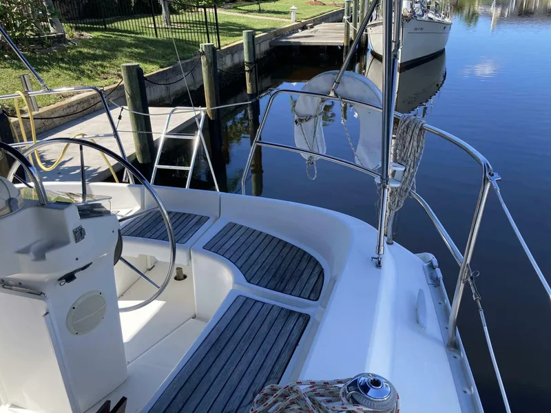 Slide: The Image of Beneteau Oceanis 311 2000 - 6