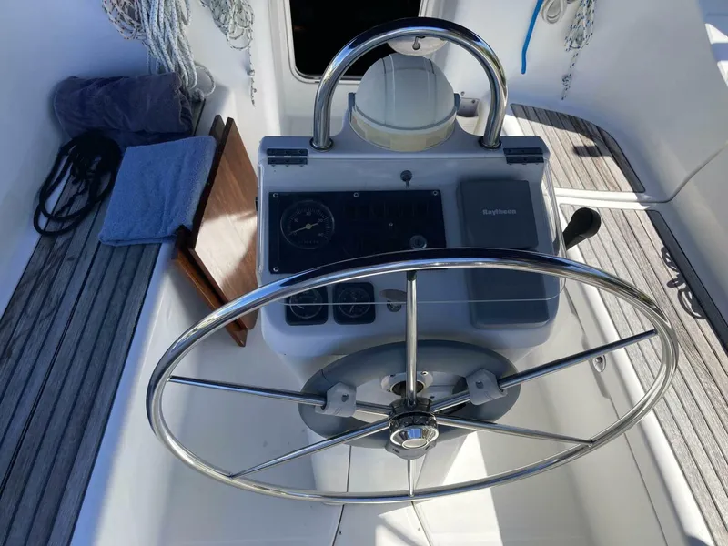 Slide: The Image of Beneteau Oceanis 311 2000 - 8