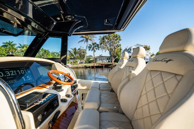 Slide: The Image of Chris-Craft Catalina 34 2020 - 14