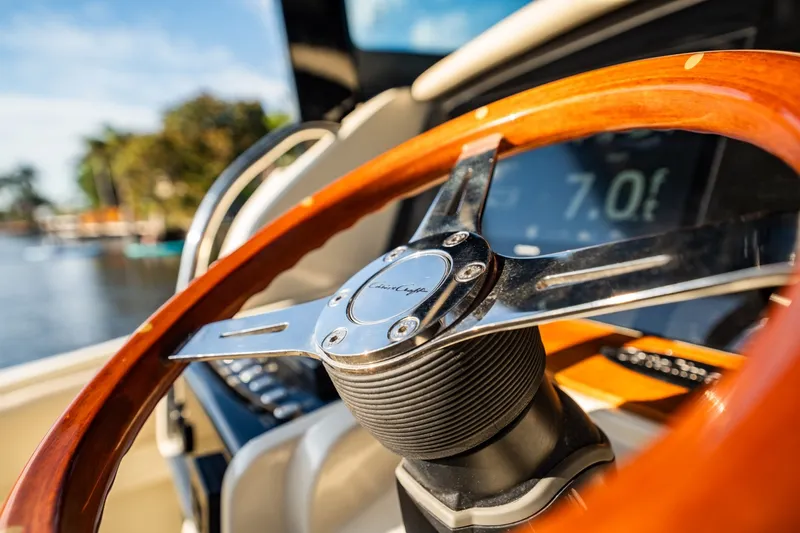 Slide: The Image of Chris-Craft Catalina 34 2020 - 18