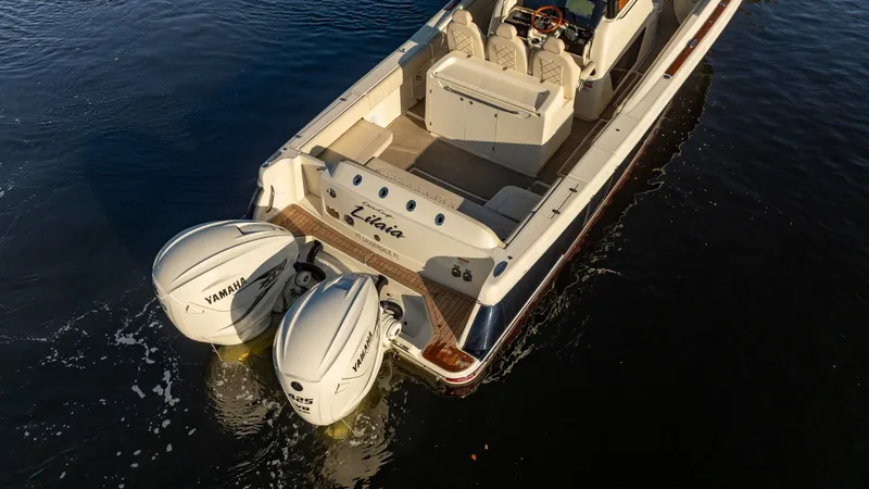 Slide: The Image of Chris-Craft Catalina 34 2020 - 4