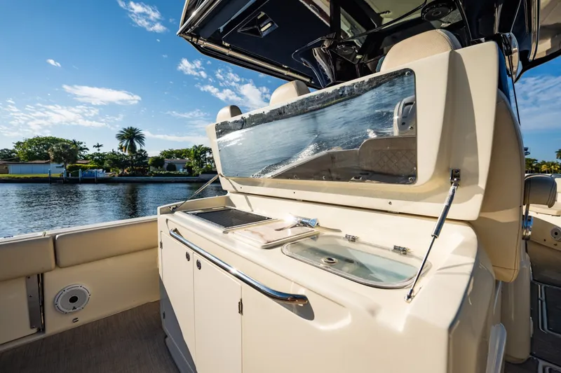 Slide: The Image of Chris-Craft Catalina 34 2020 - 8