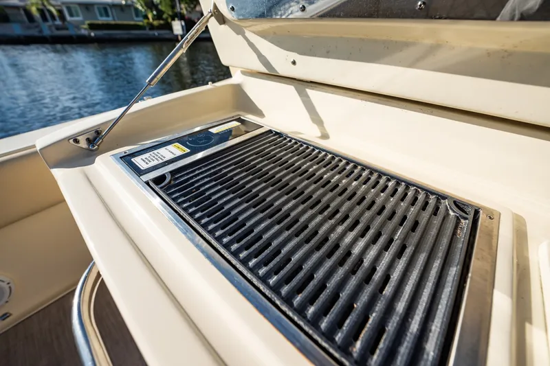 Slide: The Image of Chris-Craft Catalina 34 2020 - 9