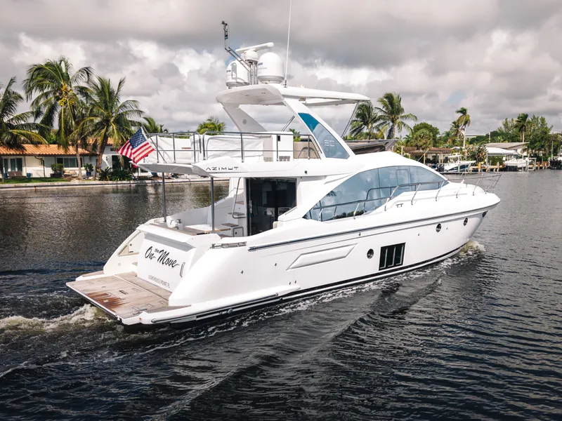 Slide: The Image of Azimut 50 FLY 2022 - 8