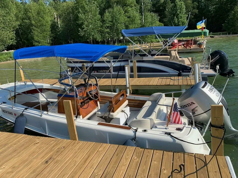 Slide: The Image of Boston Whaler 21 Outrage Rib Side 1972 - 2