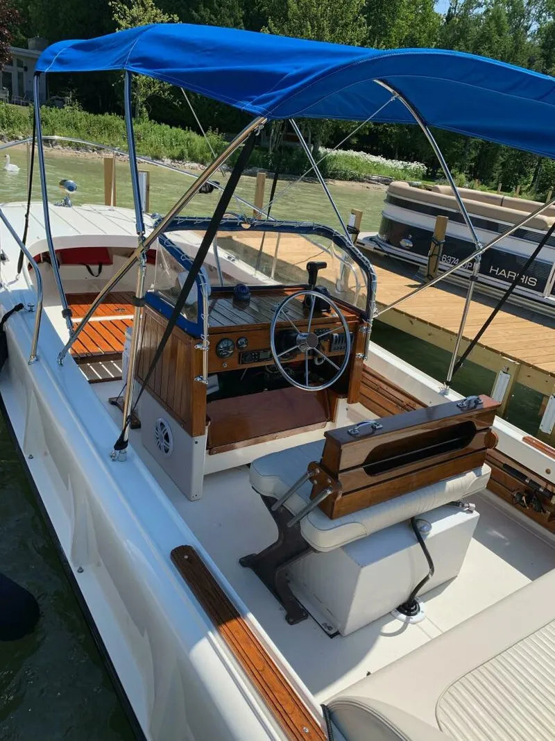 Slide: The Image of Boston Whaler 21 Outrage Rib Side 1972 - 5