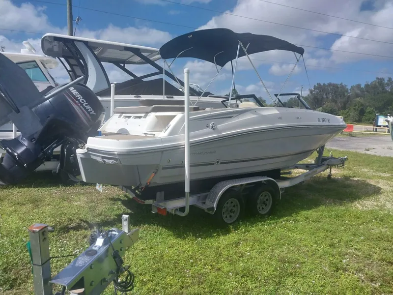 The Image of Bayliner VR5 2017 - 0