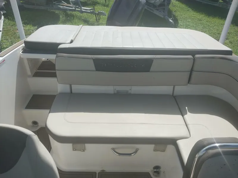 Slide: The Image of Bayliner VR5 2017 - 8