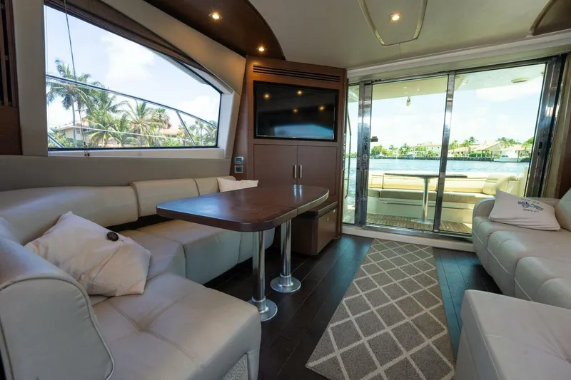 Slide: The Image of Sea Ray 510 Fly 2016 - 16