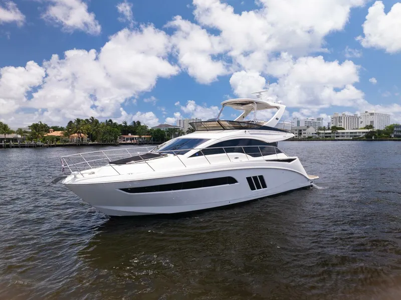 Slide: The Image of Sea Ray 510 Fly 2016 - 3