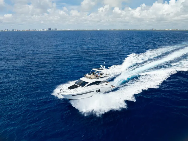Slide: The Image of Sea Ray 510 Fly 2016 - 41