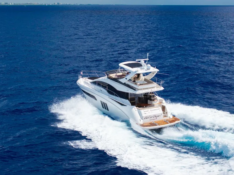 Slide: The Image of Sea Ray 510 Fly 2016 - 42