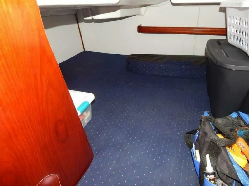 Slide: The Image of Beneteau 373 2004 - 12