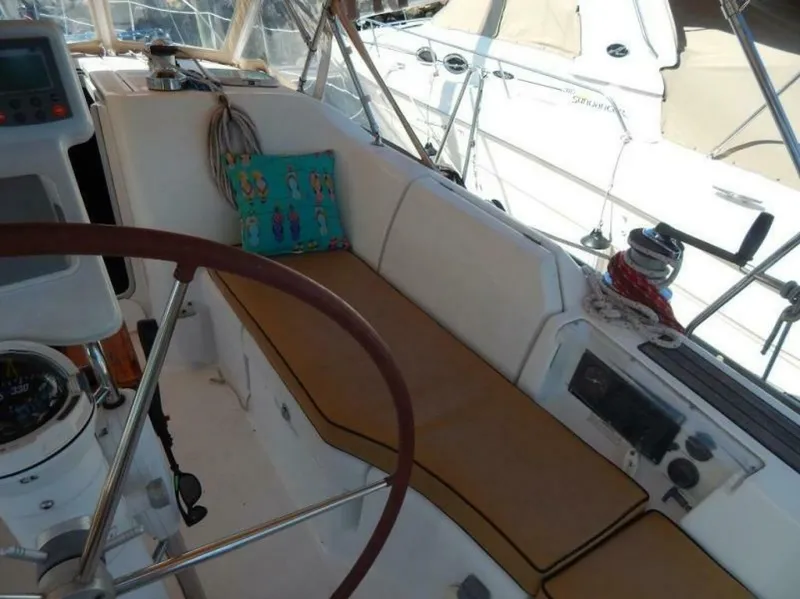 Slide: The Image of Beneteau 373 2004 - 19