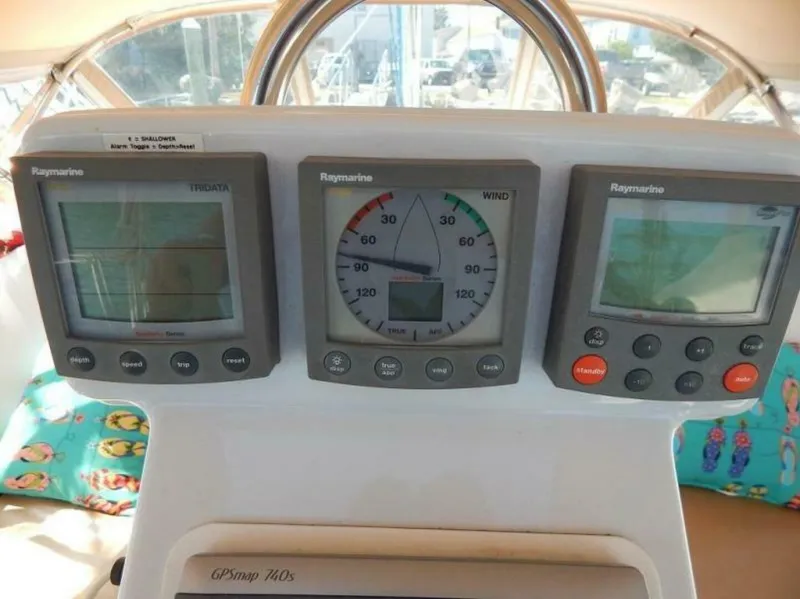 Slide: The Image of Beneteau 373 2004 - 22