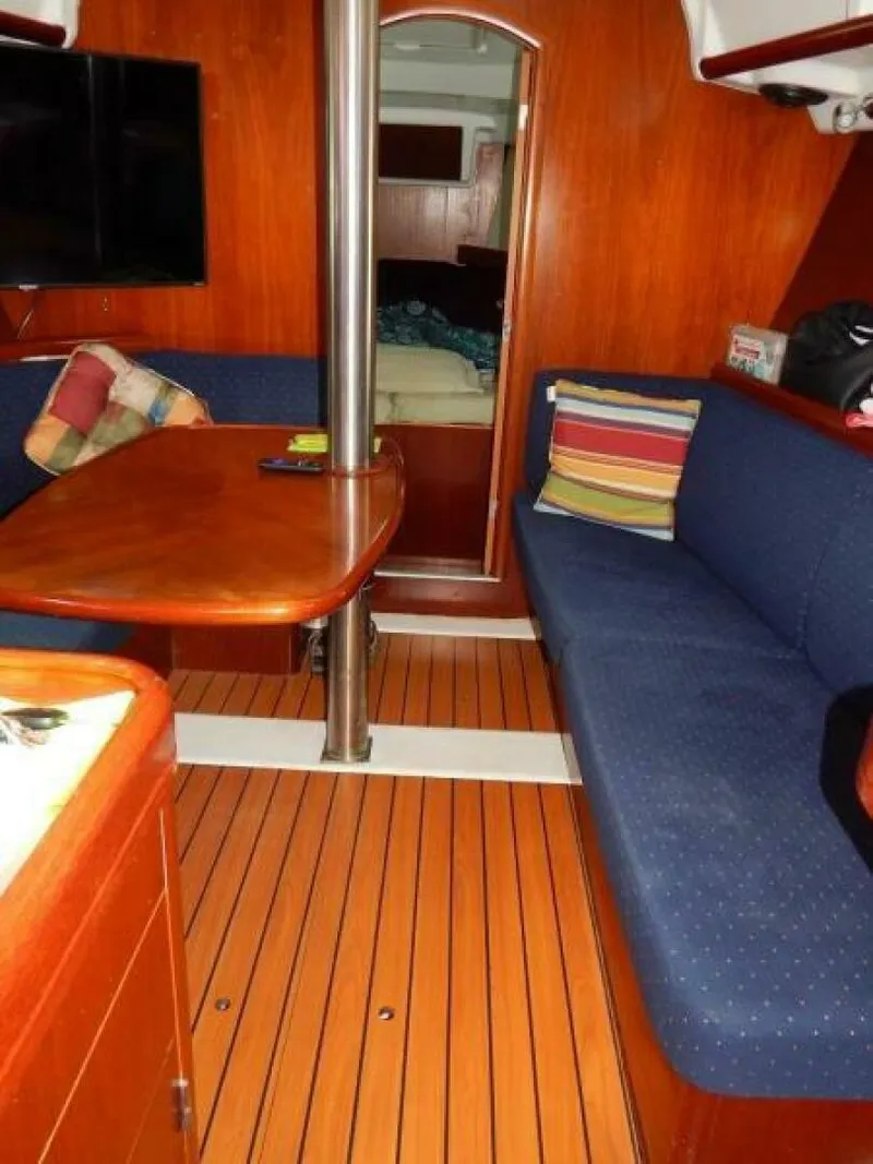 Slide: The Image of Beneteau 373 2004 - 3