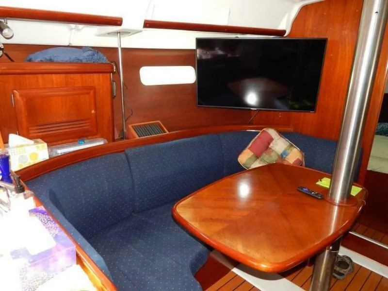 Slide: The Image of Beneteau 373 2004 - 4