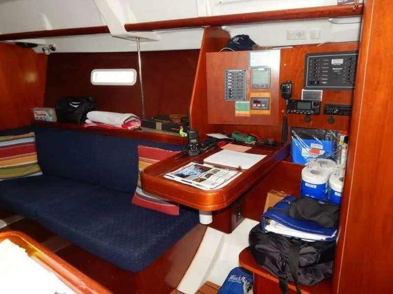 Slide: The Image of Beneteau 373 2004 - 5