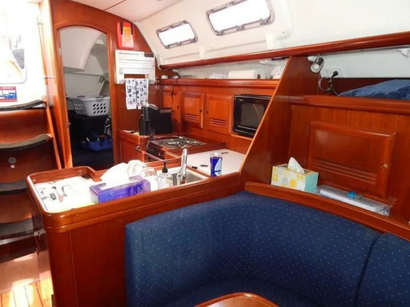 Slide: The Image of Beneteau 373 2004 - 6