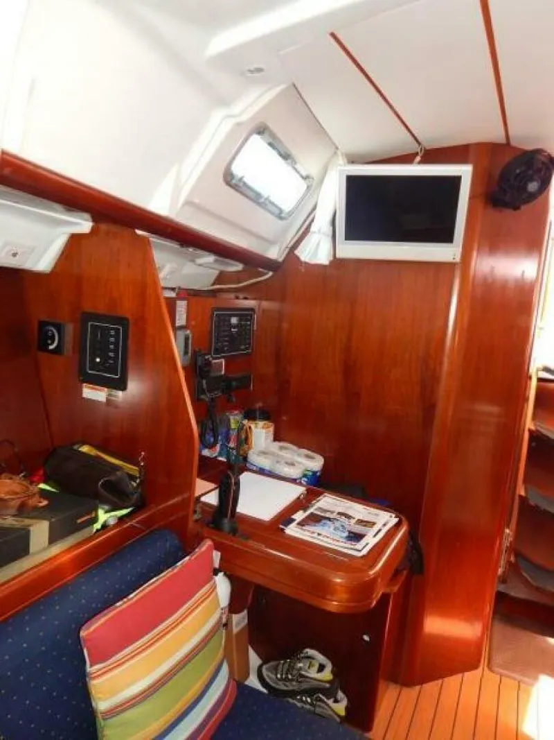 Slide: The Image of Beneteau 373 2004 - 7