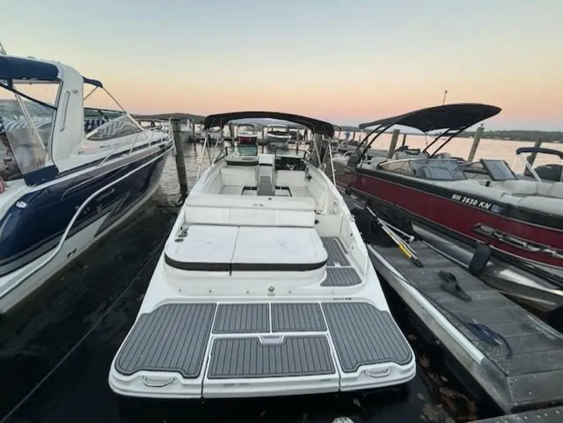 Slide: The Image of Sea Ray SDX 270 2019 - 2
