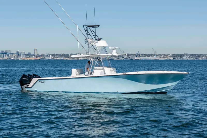 Slide: The Image of SeaVee 370 Z 2018 - 28