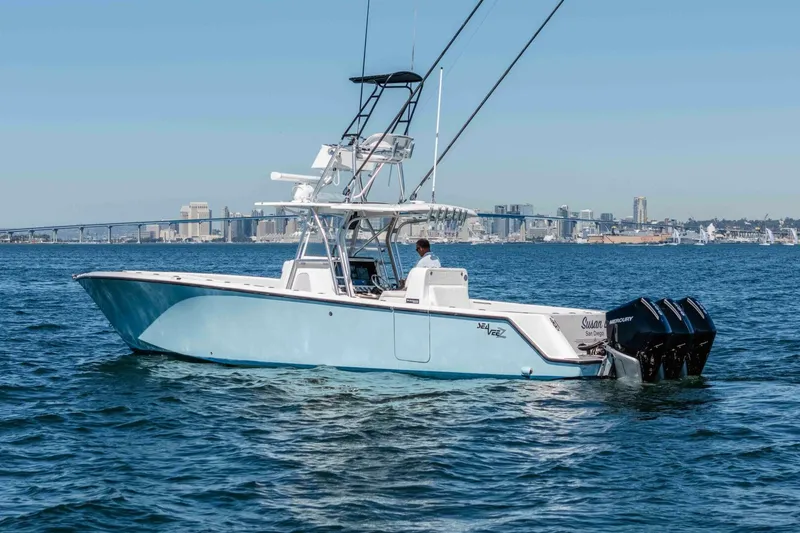 Slide: The Image of SeaVee 370 Z 2018 - 36