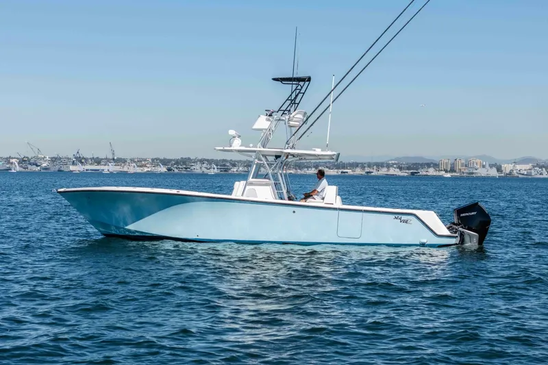 Slide: The Image of SeaVee 370 Z 2018 - 37