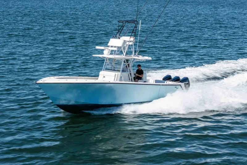 Slide: The Image of SeaVee 370 Z 2018 - 41
