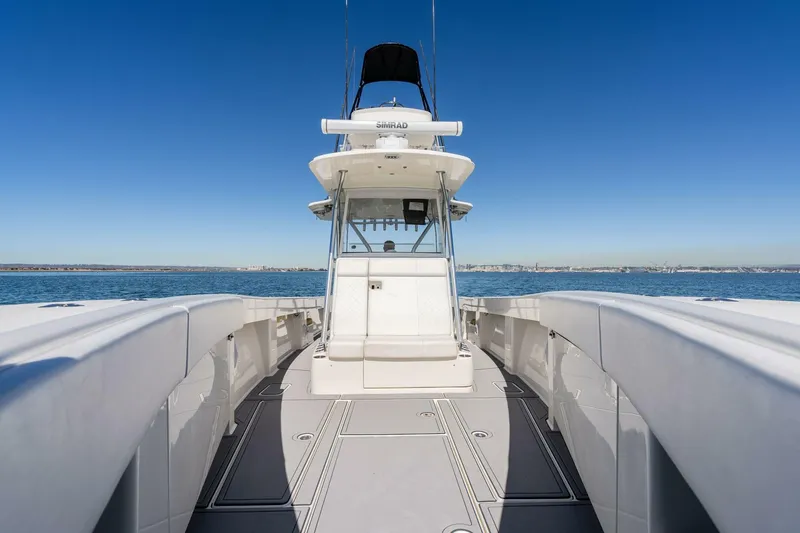 Slide: The Image of SeaVee 370 Z 2018 - 6