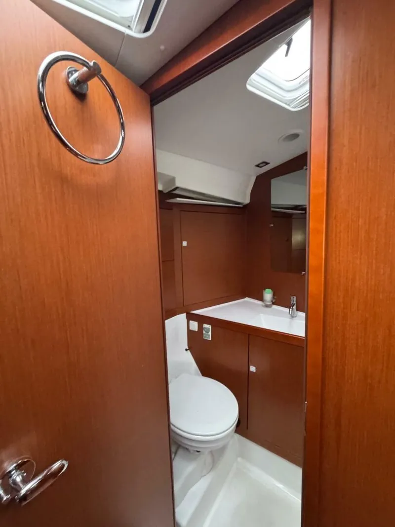 Slide: The Image of Beneteau Oceanis 45 2017 - 54