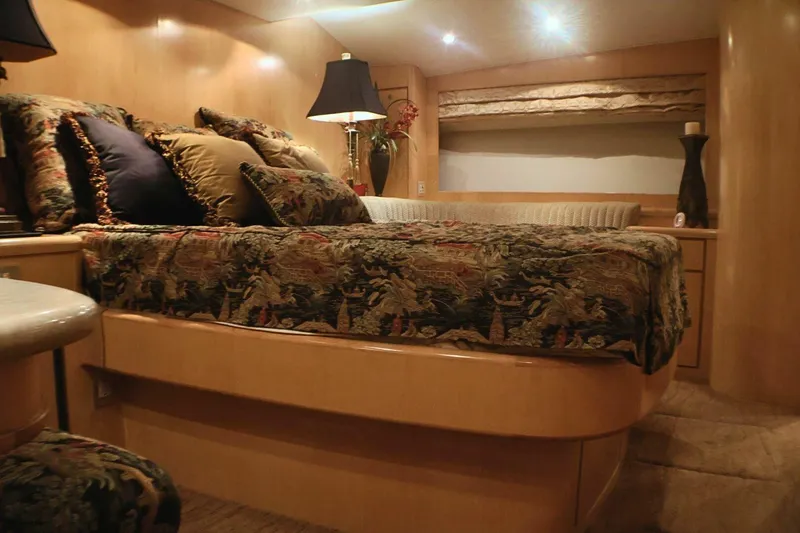 Slide: The Image of Donzi 73 Sport Yacht 2001 - 2