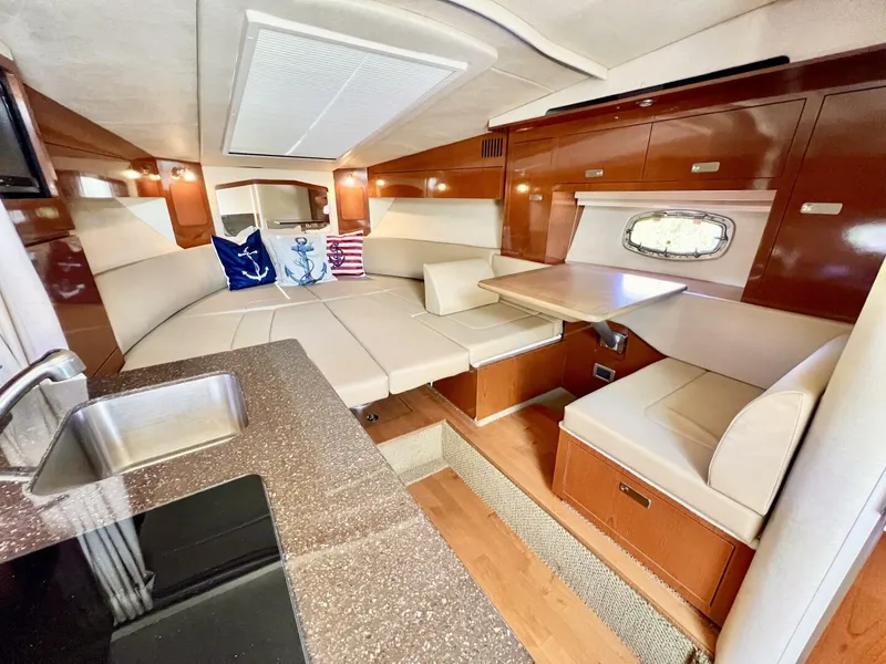 Slide: The Image of Sea Ray 310 SunDancer 2012 - 10
