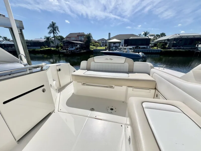 Slide: The Image of Sea Ray 310 SunDancer 2012 - 6
