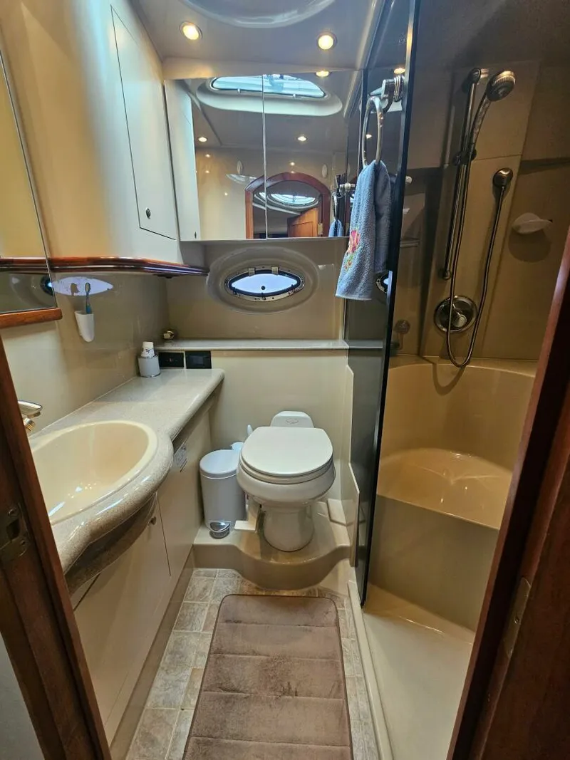 Slide: The Image of Cruisers 370 Express 2004 - 4