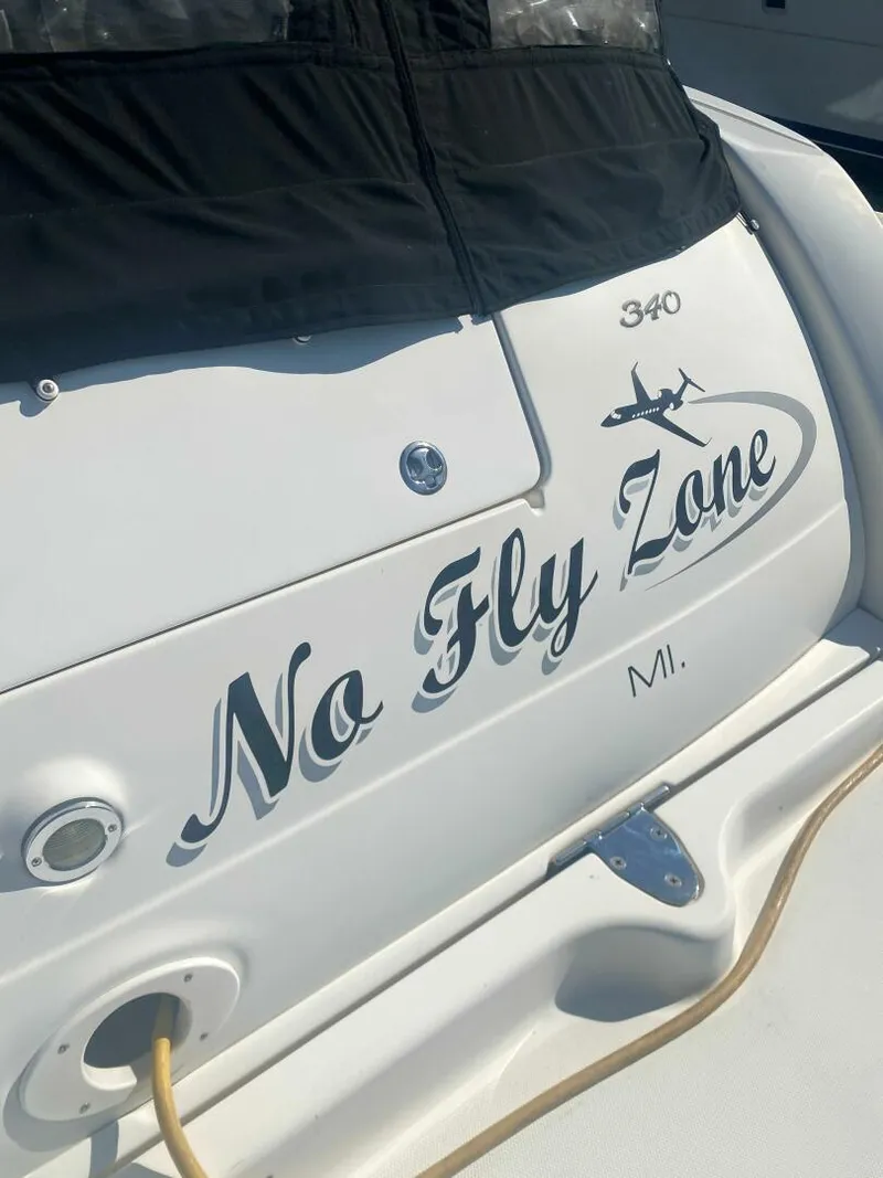 Slide: The Image of Sea Ray 340 Sundancer 2003 - 11