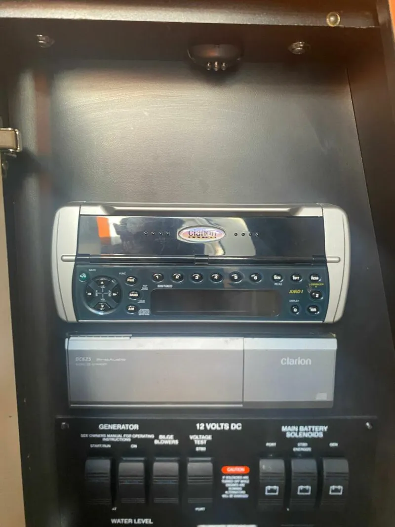 Slide: The Image of Sea Ray 340 Sundancer 2003 - 26