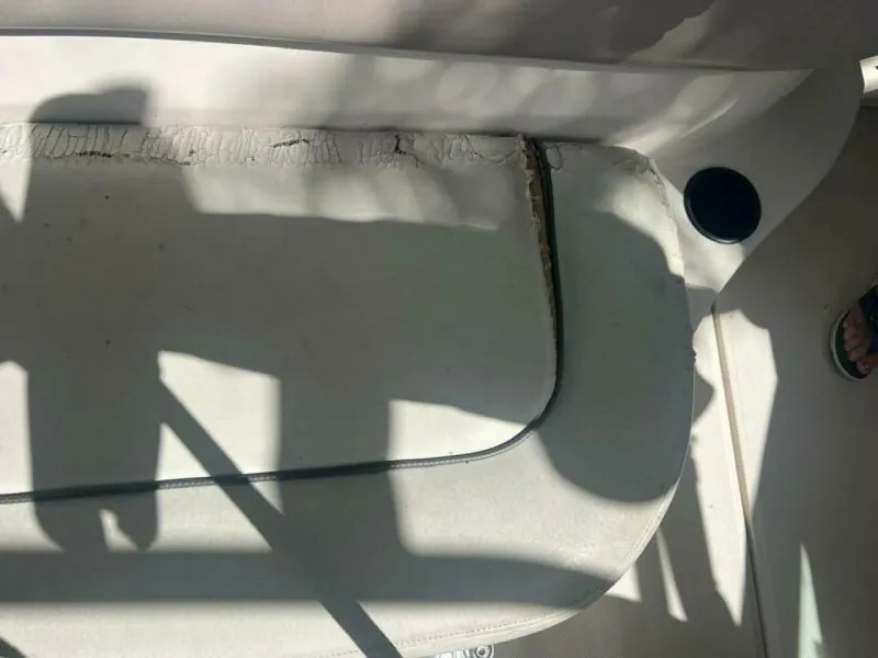 Slide: The Image of Sea Ray 220 Bow Rider 2003 - 15
