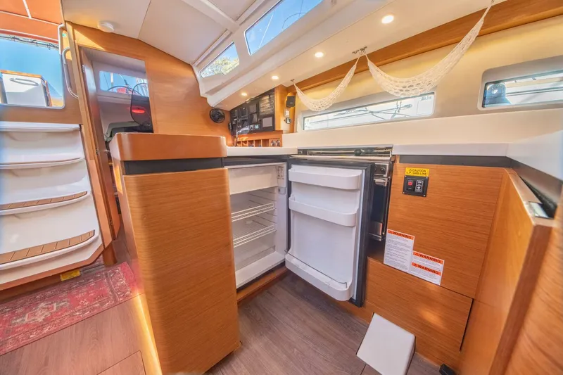 Slide: The Image of Jeanneau Sun Odyssey 440 2022 - 24